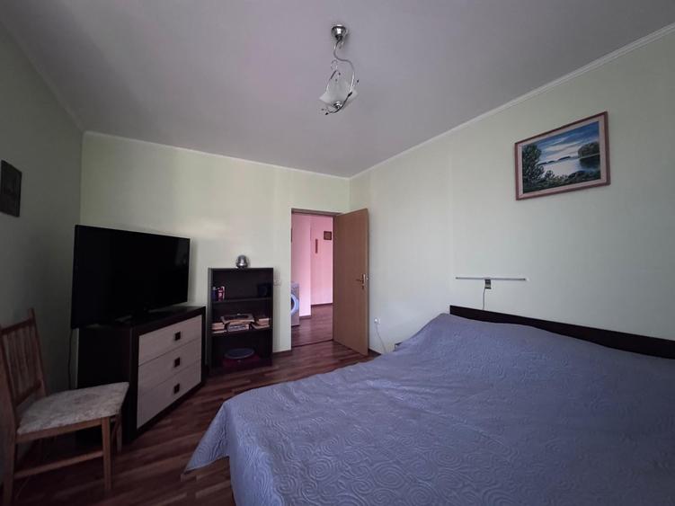 Casă individuală cu 5 camere cu Canalizare în Tractorul