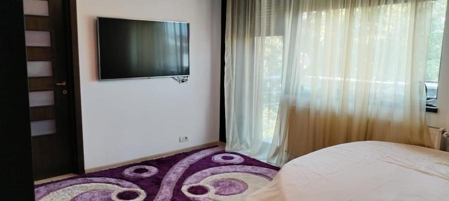 Casă individuală cu 5 camere decomandat cu Piscina în Andronache
