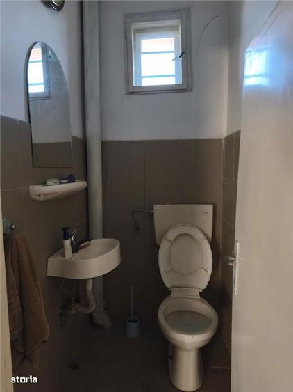 Casă cu 4 camere cu Teren 1255 Mp în 7 Noiembrie