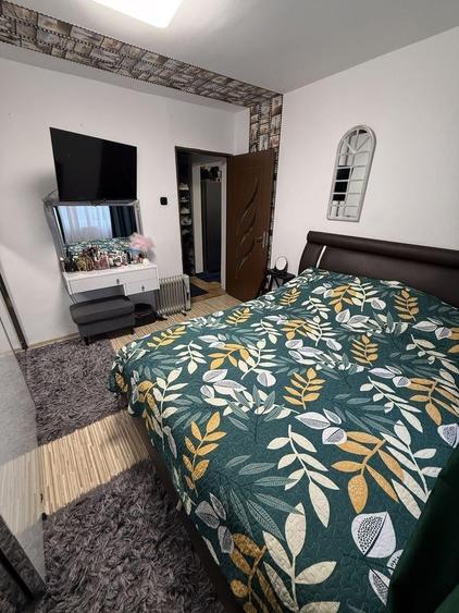Apartament cu 2 camere decomandat în 1 Mai