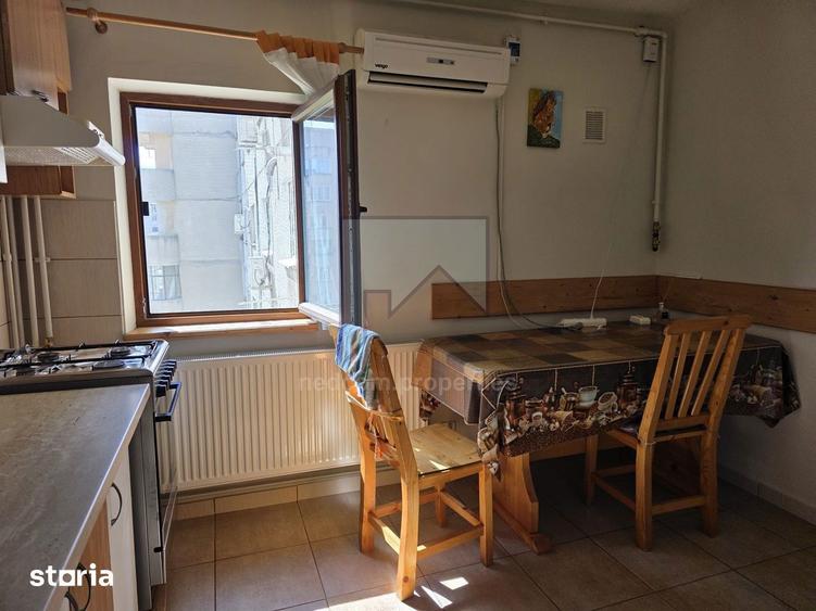 Apartament cu 3 camere decomandat în Rahova