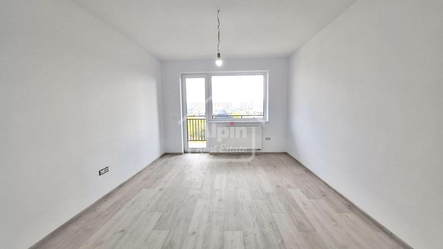 Apartament cu 2 camere decomandat în Tractorul