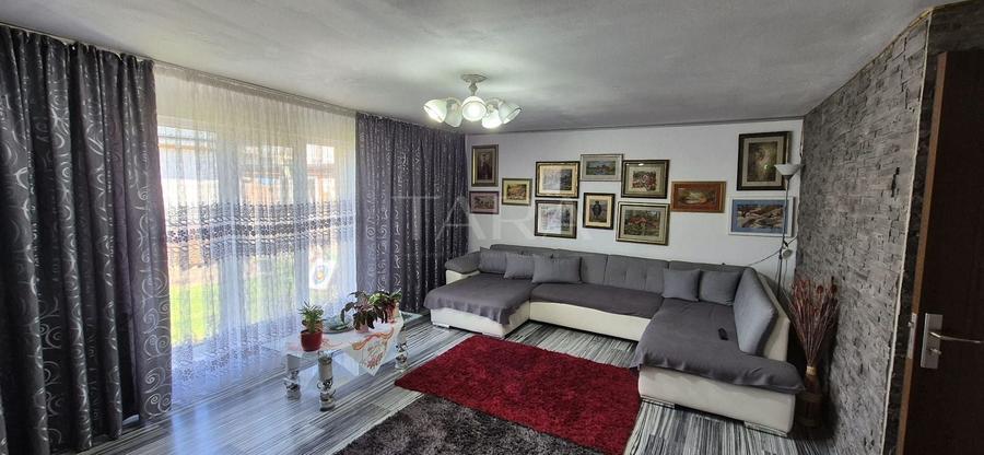 Casă individuală cu 7 camere cu Canalizare în Apahida