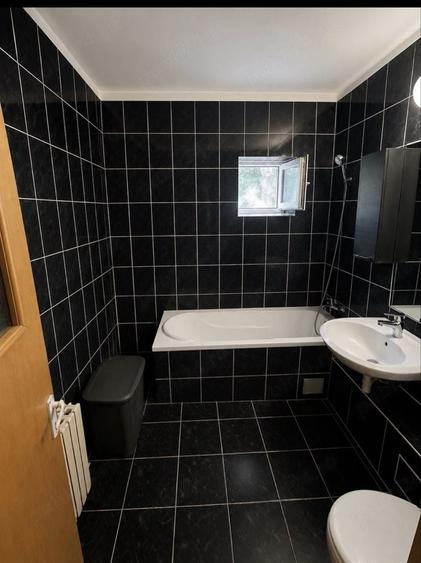 Apartament cu 3 camere decomandat în Craiovei