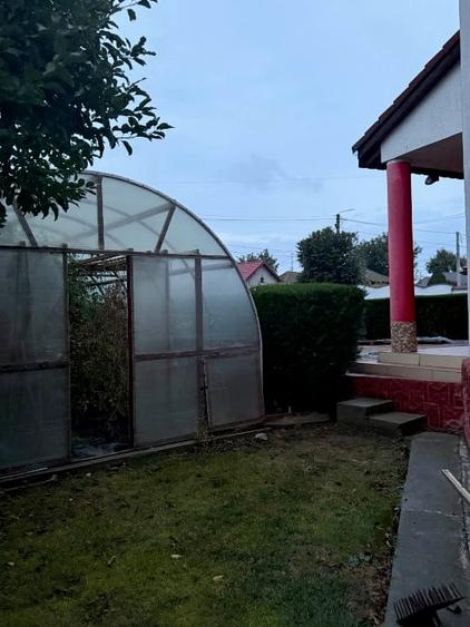 Casă individuală cu 5 camere cu Teren 800 Mp în Mihail Kogălniceanu