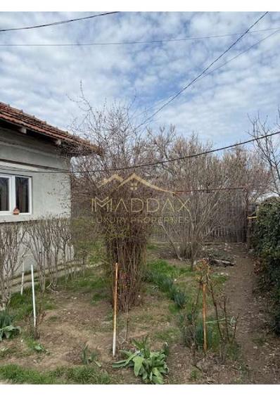 Casă individuală cu 3 camere cu Canalizare în Central