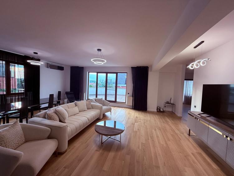 Apartament cu 3 camere decomandat, mobilat în Herăstrău