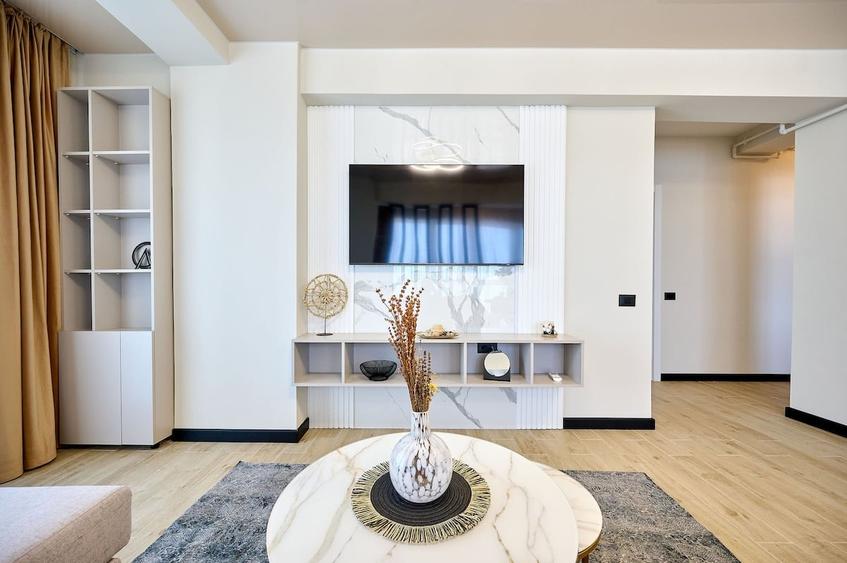 Apartament cu 3 camere decomandat în Mamaia-Sat