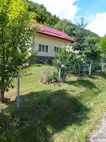 Casă cu Teren 1000 Mp în Băișoara