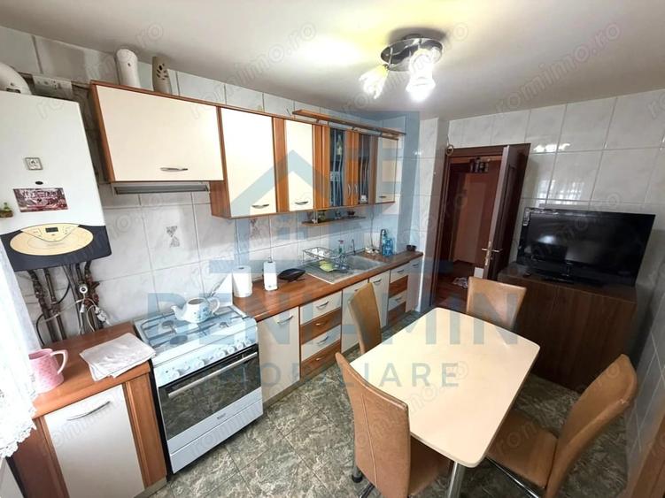 Apartament cu 4 camere decomandat în Brazda lui Novac
