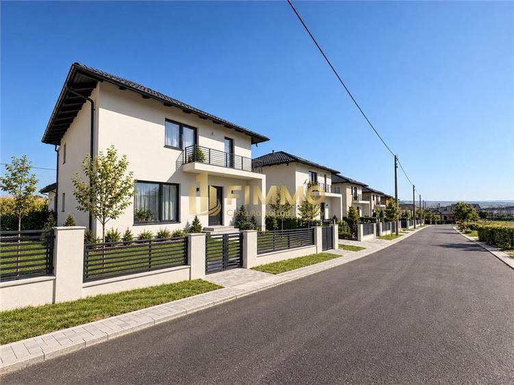 Casă individuală cu 4 camere cu Canalizare în Ipotești