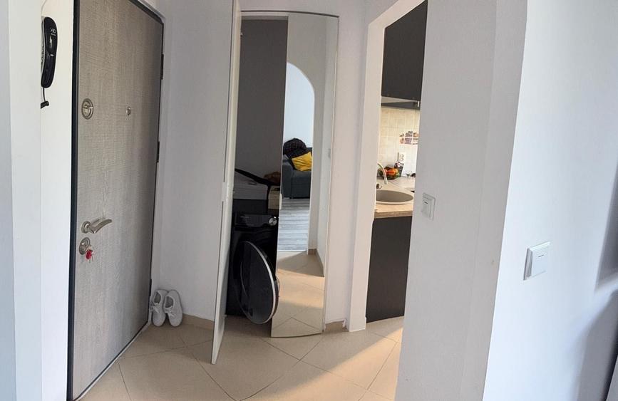 Apartament cu 2 camere semidecomandat în Gara de Nord