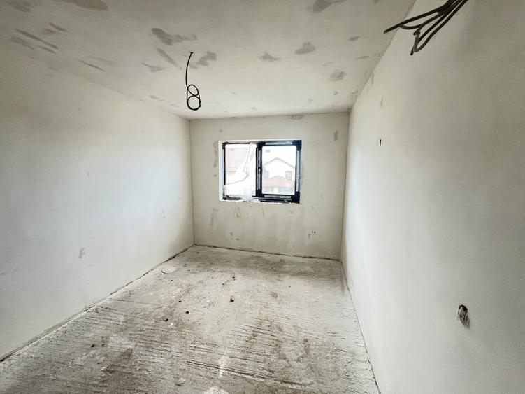 Duplex cu 4 camere cu Teren 250 Mp în Tărlungeni