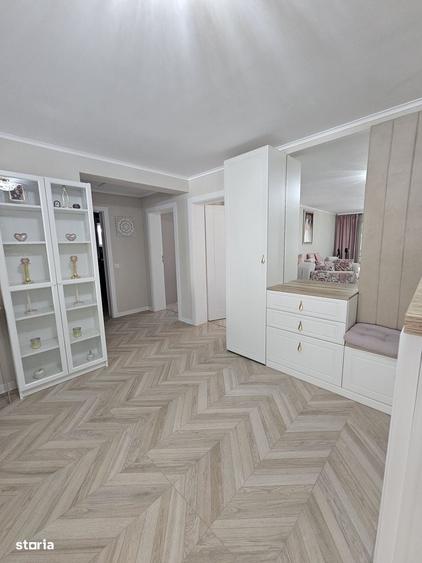 Casă cu 4 camere cu Teren 350 Mp în Podgoria
