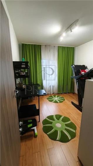 Apartament cu 4 camere decomandat, mobilat în Steaua