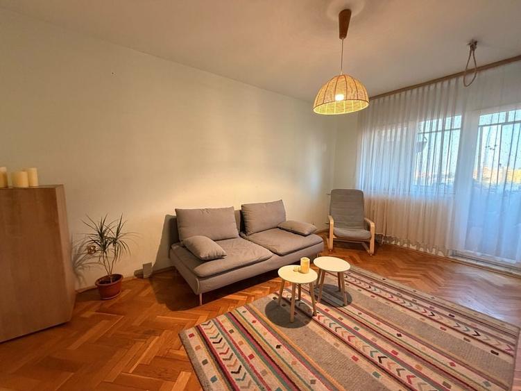 Apartament cu 3 camere decomandat în Circumvalațiunii