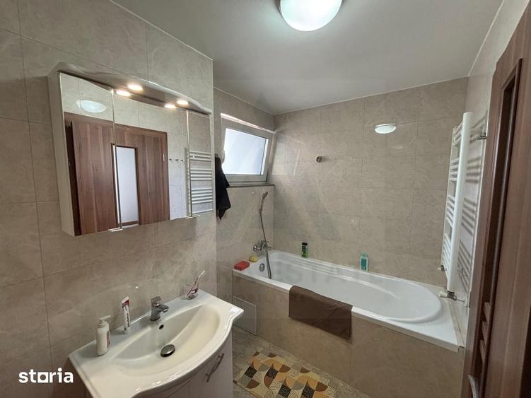 Apartament cu 3 camere decomandat, mobilat în Central