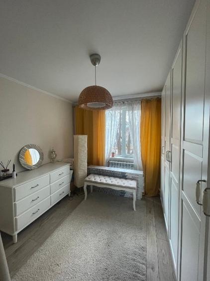Apartament cu 3 camere semidecomandat, mobilat în Rahova