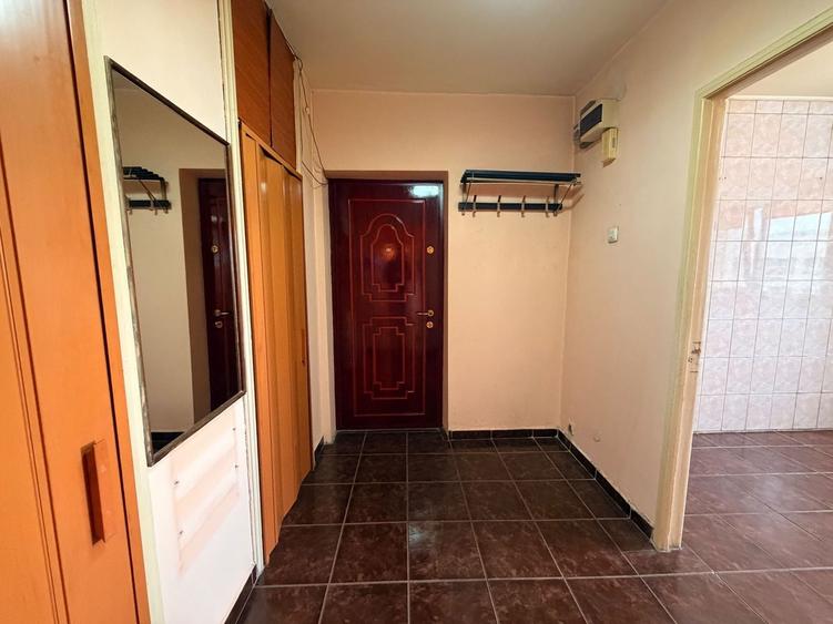 Apartament cu 2 camere semidecomandat în Crângași