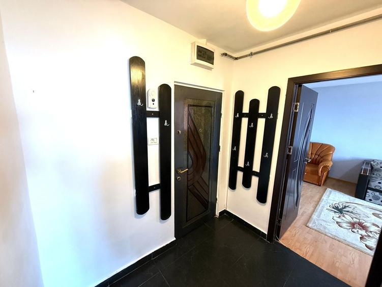 Apartament cu 2 camere decomandat în Casa de Cultură
