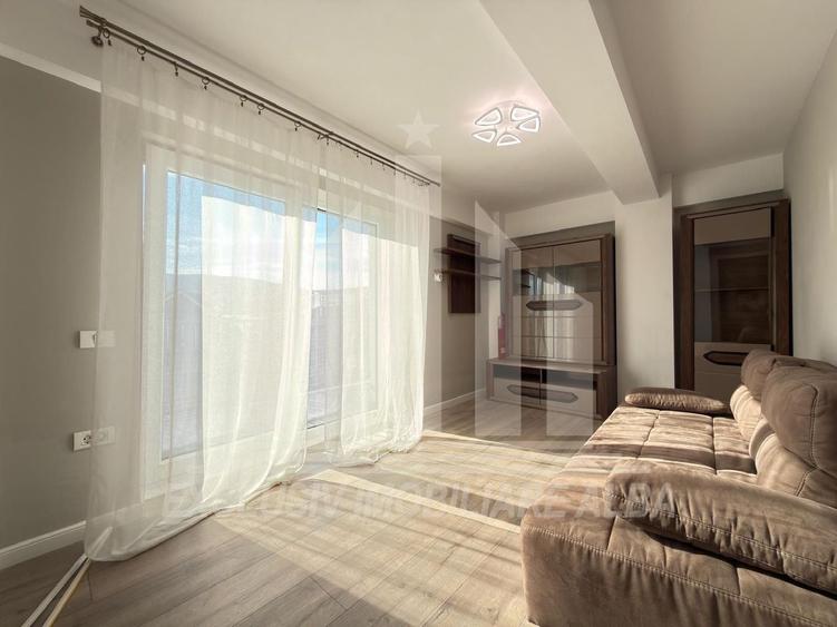 Apartament cu 3 camere decomandat, mobilat în Cetate