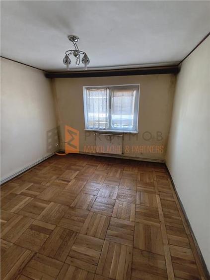 Apartament cu 3 camere decomandat în Micro 3