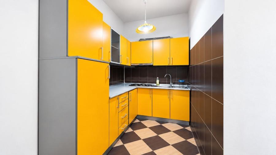 Apartament cu 2 camere decomandat, mobilat în Central