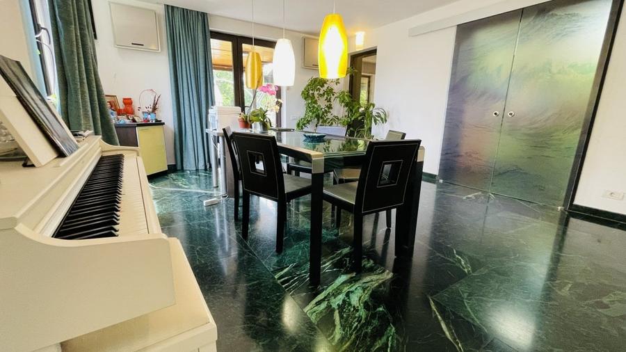 Casă individuală cu 6 camere cu Canalizare în Dârza