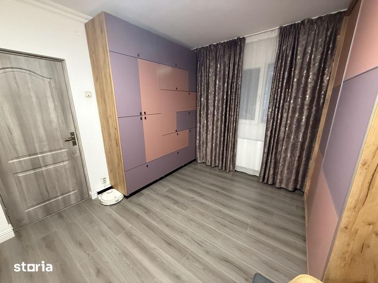 Apartament cu 2 camere decomandat în Titan