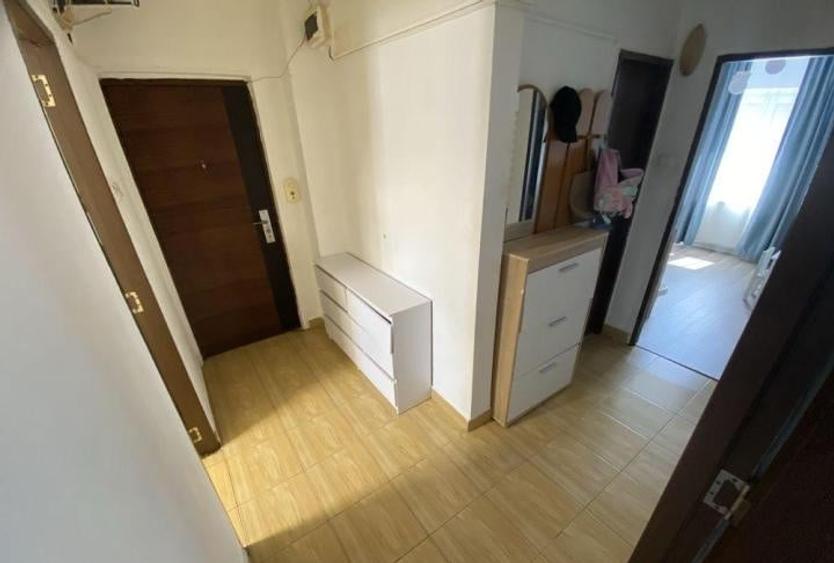 Apartament cu 3 camere decomandat, mobilat în Gorjului