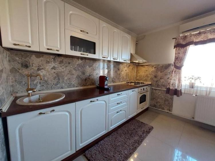 13 septembrie | 3 camere | 80mp | et 8 | bloc reabilitat | 165.700 - 12