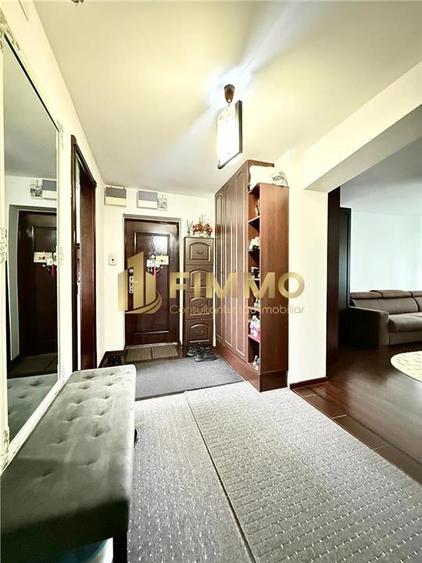Apartament cu 3 camere decomandat, mobilat în Central