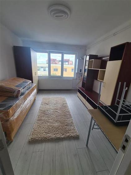 Garsoniera  renovata, mobilata si utilata intrare Racadau - 3