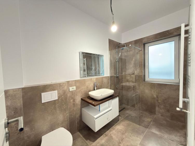 Apartament cu 2 camere decomandat în Giroc