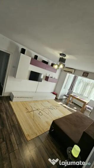 Apartament cu 3 camere semidecomandat în Tomis Nord