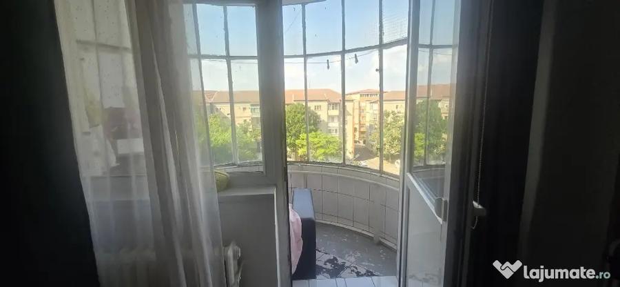 Garsonieră decomandată în Soarelui