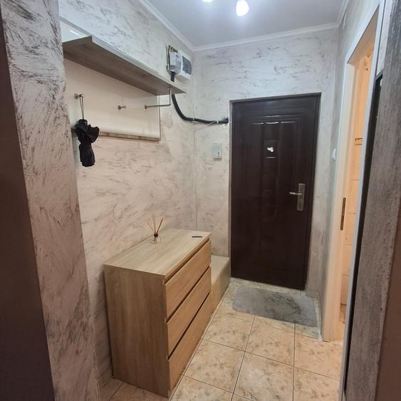 Apartament cu 2 camere semidecomandat în Baza 3