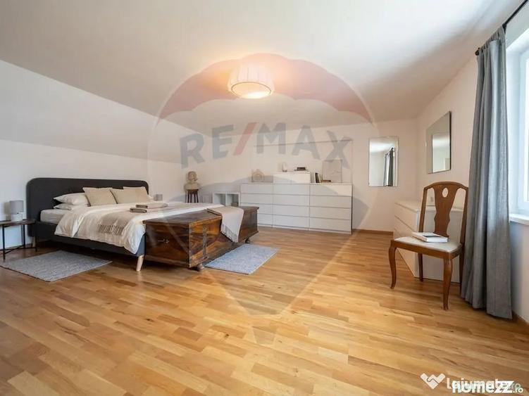 Casă cu 5 camere cu Teren 2236 Mp în Central