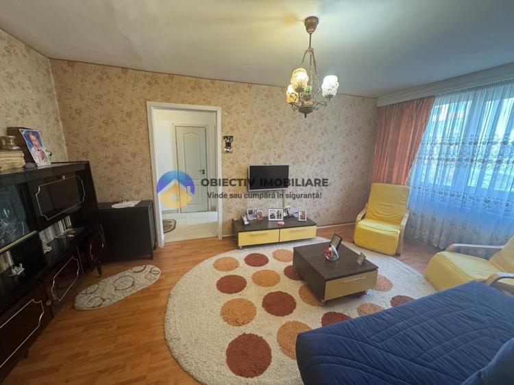 Apartament cu 2 camere semidecomandat, mobilat în Dărmănești
