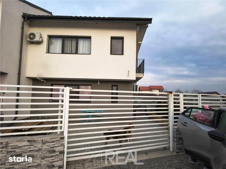 Casă cu 5 camere cu Teren 334 Mp în Mogoșoaia