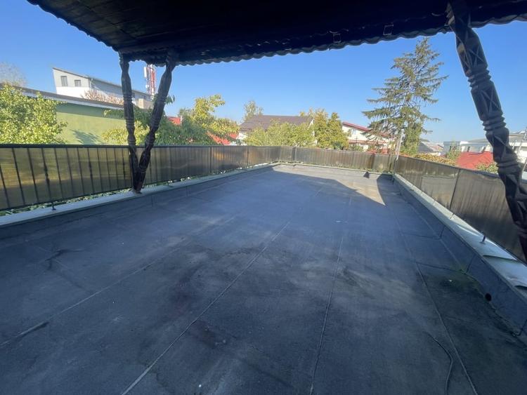 Casă individuală cu 8 camere cu Teren 265 Mp în Brâncoveanu