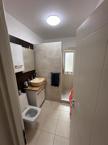 Apartament cu 3 camere decomandat în Dumbrăvița