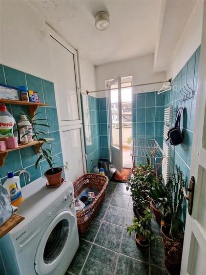 Apartament cu 4 camere decomandat în Bâlc