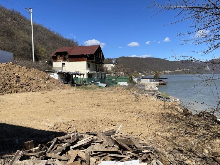 Teren de 783 mp, în Dubova