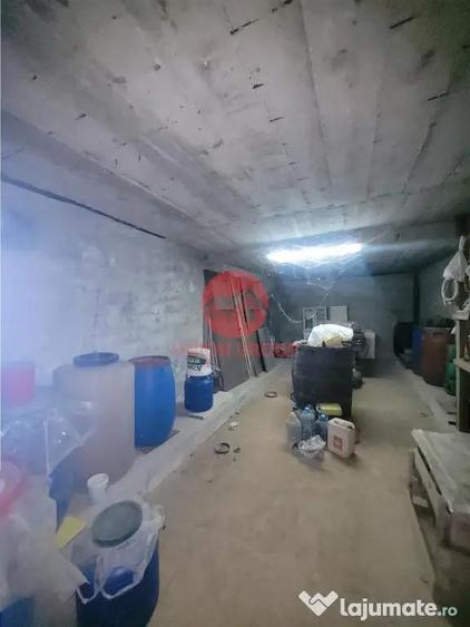 Casă cu 4 camere cu Teren 2500 Mp în Lazu