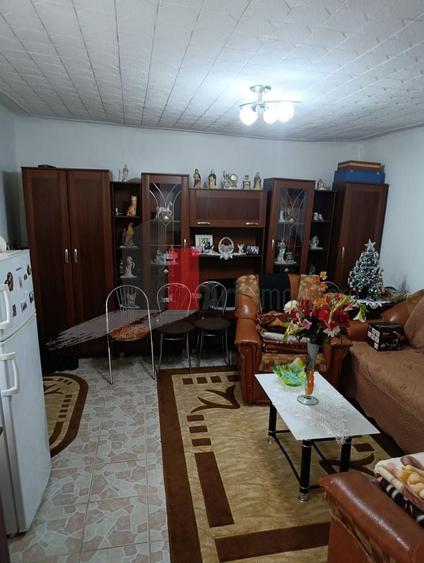 Casă individuală cu 2 camere cu Canalizare în Central
