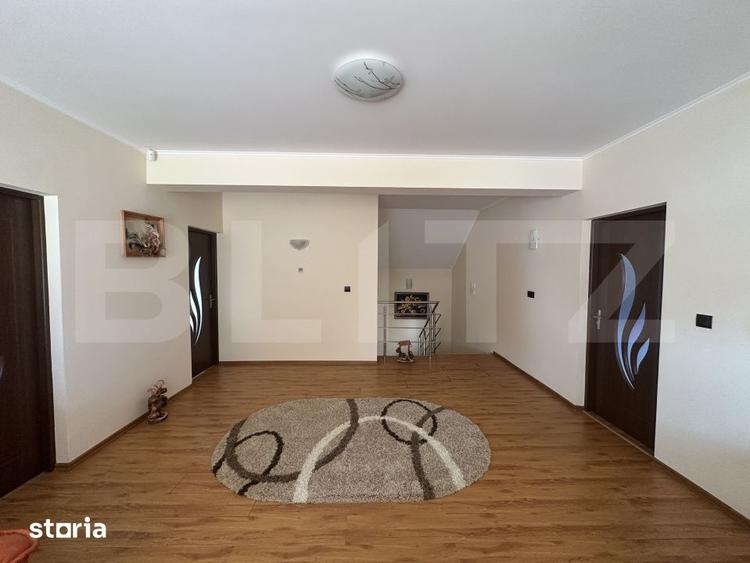 Casă cu 6 camere cu Teren 853 Mp în Păulești