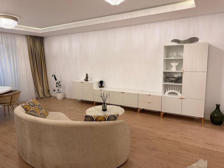 Apartament cu 4 camere decomandat, mobilat în Iancu Nicolae