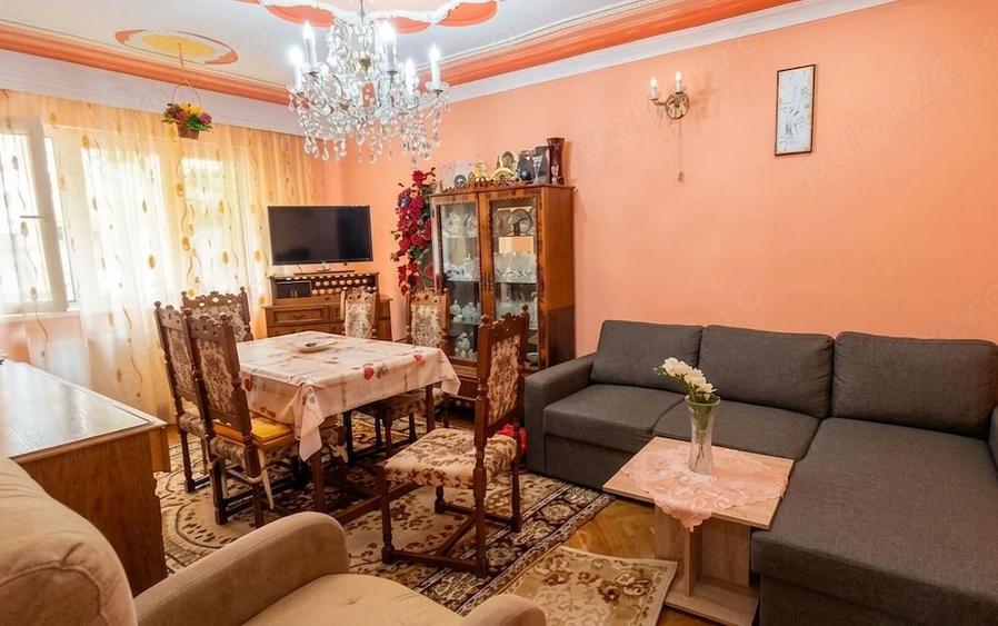 Apartament cu 4 camere decomandat în Vasile Aaron