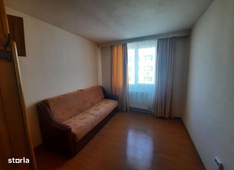 Apartament cu 3 camere în Calea Romanului